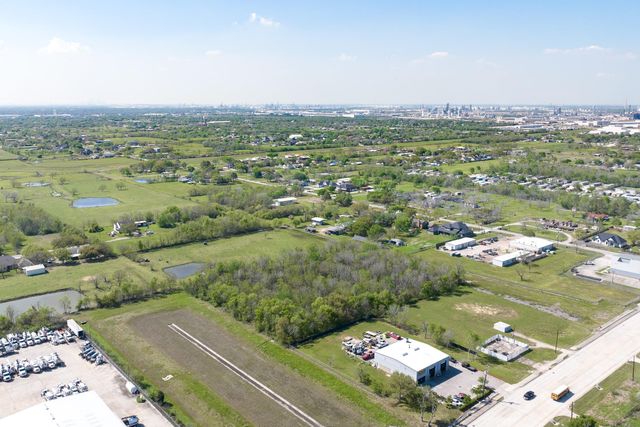 0 E H Street, La Porte, TX 77571