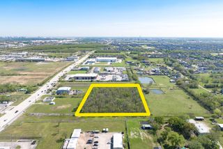 0 E H Street, La Porte, TX 77571