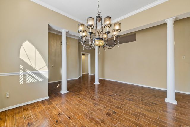 1215 River Oaks Drive, Benton, AR 72019