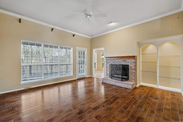 1215 River Oaks Drive, Benton, AR 72019