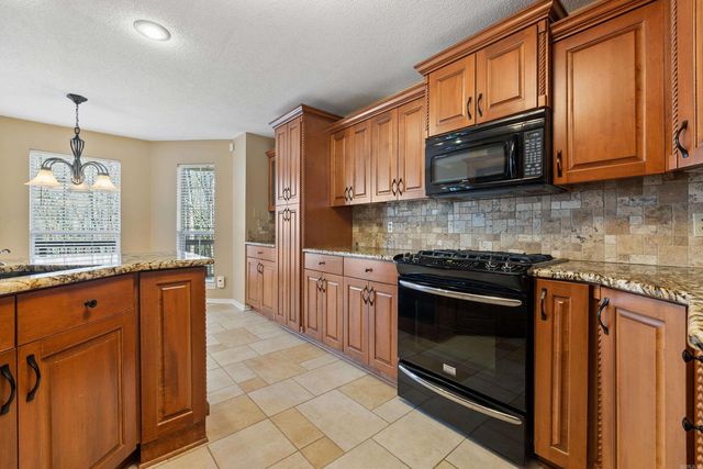 1215 River Oaks Drive, Benton, AR 72019