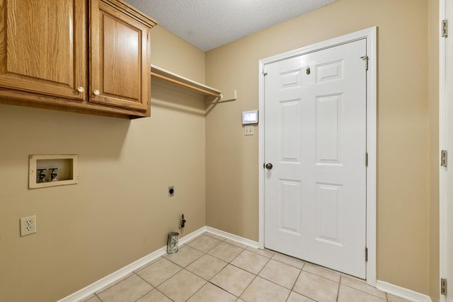 1215 River Oaks Drive, Benton, AR 72019