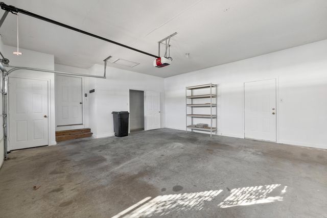 1215 River Oaks Drive, Benton, AR 72019