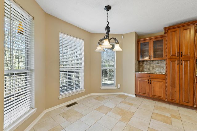 1215 River Oaks Drive, Benton, AR 72019