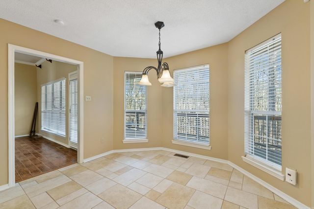 1215 River Oaks Drive, Benton, AR 72019