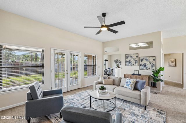 8869 COUNTRY BEND Circle, Jacksonville, FL 32244