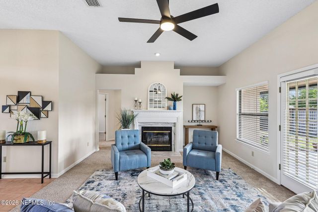 8869 COUNTRY BEND Circle, Jacksonville, FL 32244