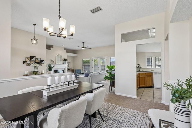 8869 COUNTRY BEND Circle, Jacksonville, FL 32244