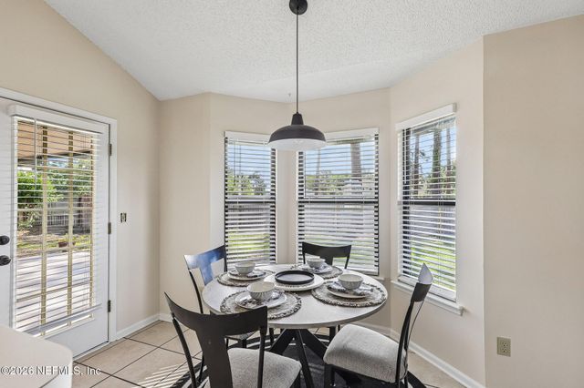 8869 COUNTRY BEND Circle, Jacksonville, FL 32244