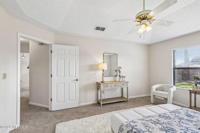 8869 COUNTRY BEND Circle, Jacksonville, FL 32244