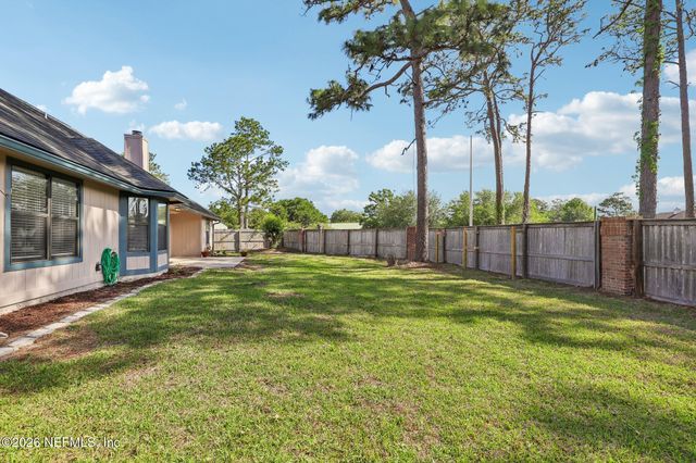 8869 COUNTRY BEND Circle, Jacksonville, FL 32244