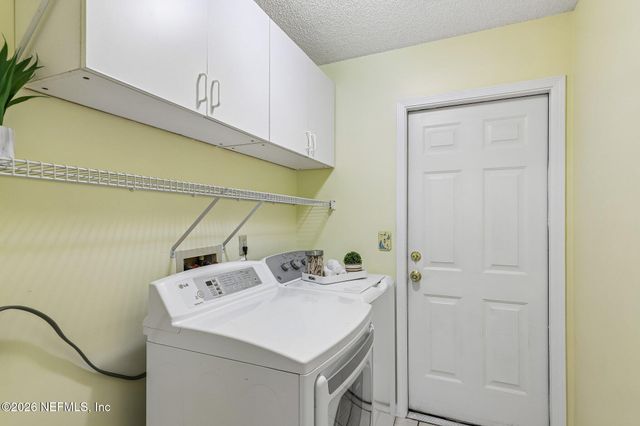 8869 COUNTRY BEND Circle, Jacksonville, FL 32244