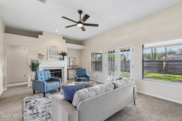 8869 COUNTRY BEND Circle, Jacksonville, FL 32244