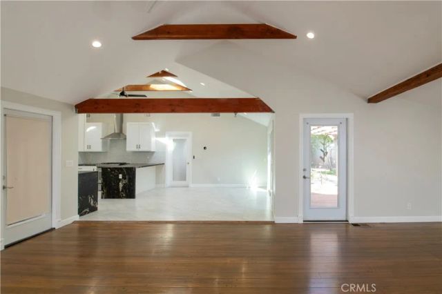 7447 Enfield, Reseda, CA 91335