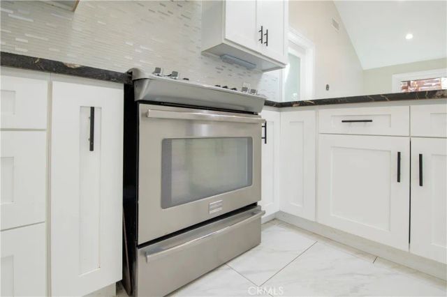 7447 Enfield, Reseda, CA 91335