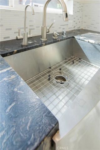 7447 Enfield, Reseda, CA 91335