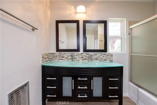 7447 Enfield, Reseda, CA 91335