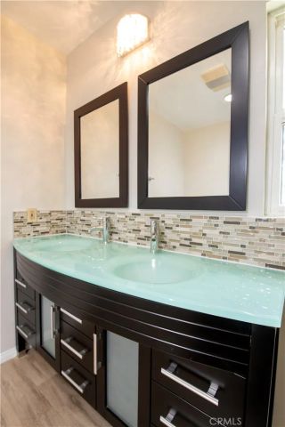 7447 Enfield, Reseda, CA 91335