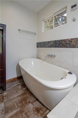 7447 Enfield, Reseda, CA 91335