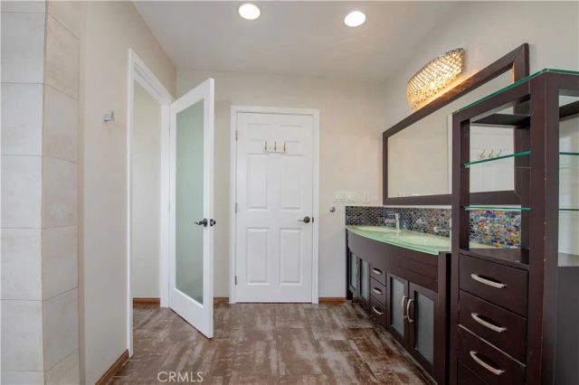 7447 Enfield, Reseda, CA 91335