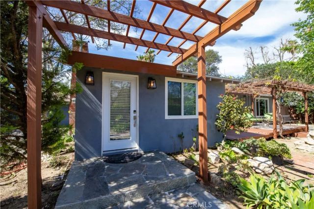 7447 Enfield, Reseda, CA 91335