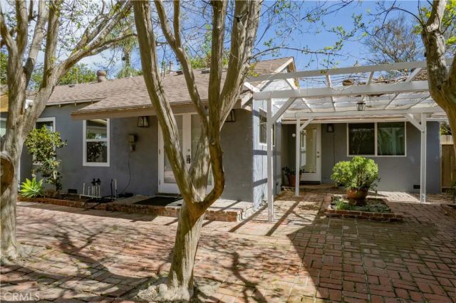 7447 Enfield, Reseda, CA 91335