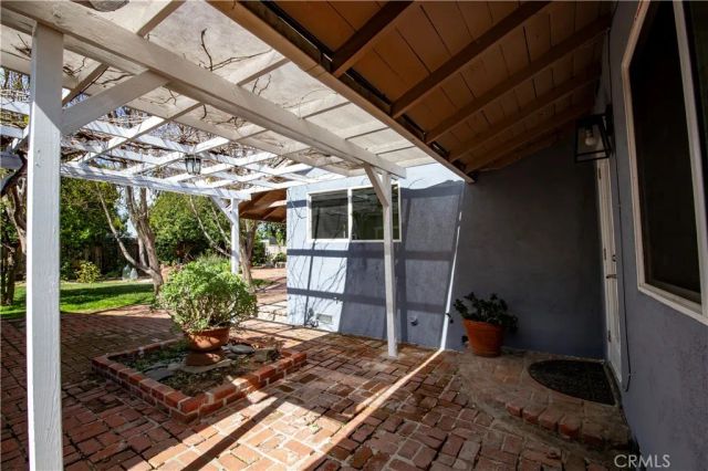 7447 Enfield, Reseda, CA 91335