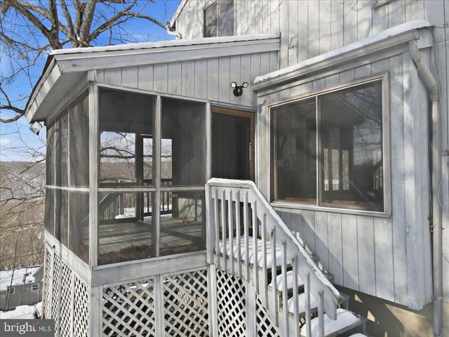 194 STAFFORD, Bushkill, PA 18324