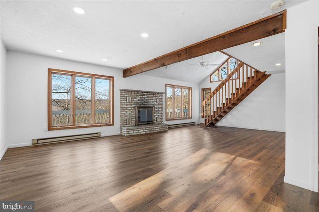 194 STAFFORD, Bushkill, PA 18324