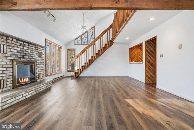 194 STAFFORD, Bushkill, PA 18324