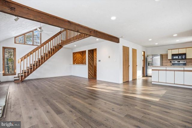 194 STAFFORD, Bushkill, PA 18324