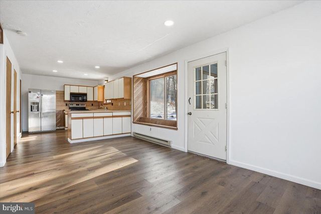 194 STAFFORD, Bushkill, PA 18324