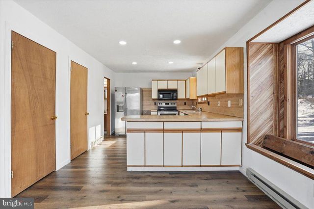 194 STAFFORD, Bushkill, PA 18324