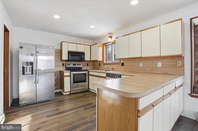 194 STAFFORD, Bushkill, PA 18324