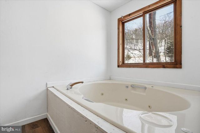 194 STAFFORD, Bushkill, PA 18324