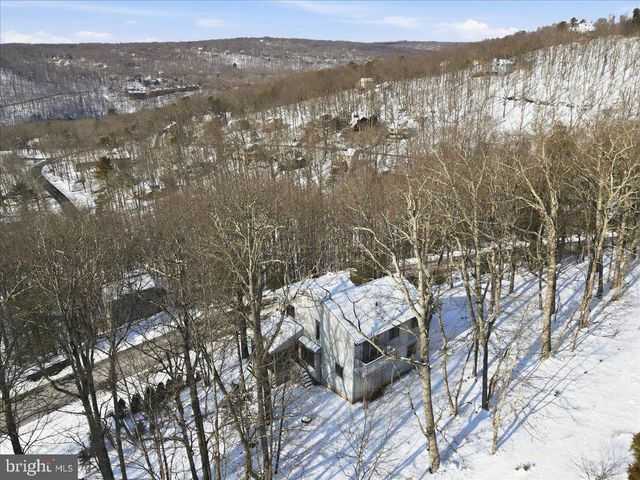 194 STAFFORD, Bushkill, PA 18324