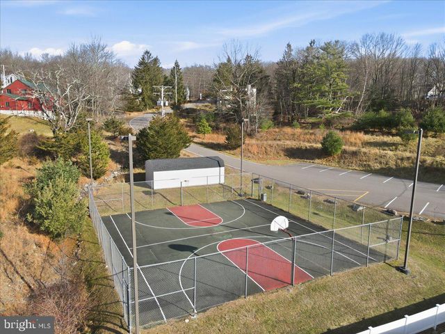 194 STAFFORD, Bushkill, PA 18324