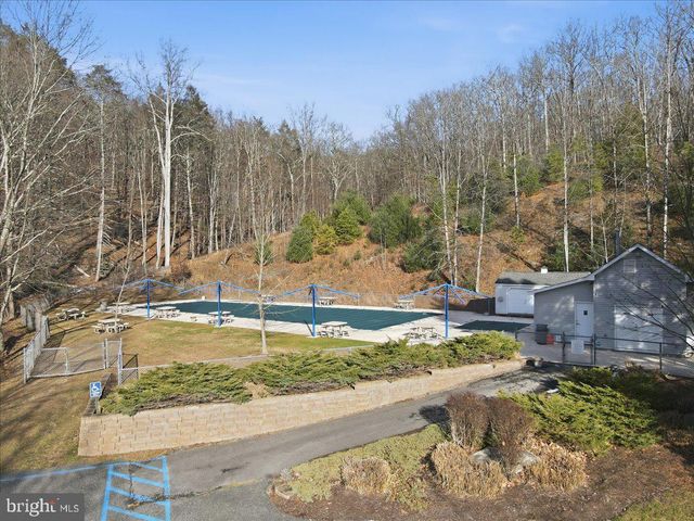 194 STAFFORD, Bushkill, PA 18324