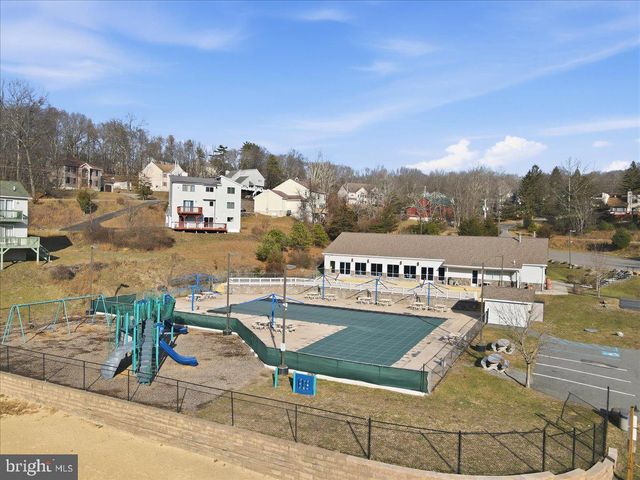 194 STAFFORD, Bushkill, PA 18324