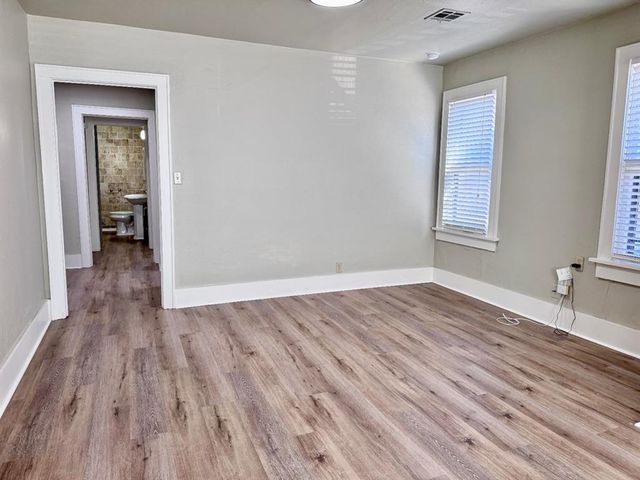 2521 NW 12th Street, Oklahoma City, OK 73107