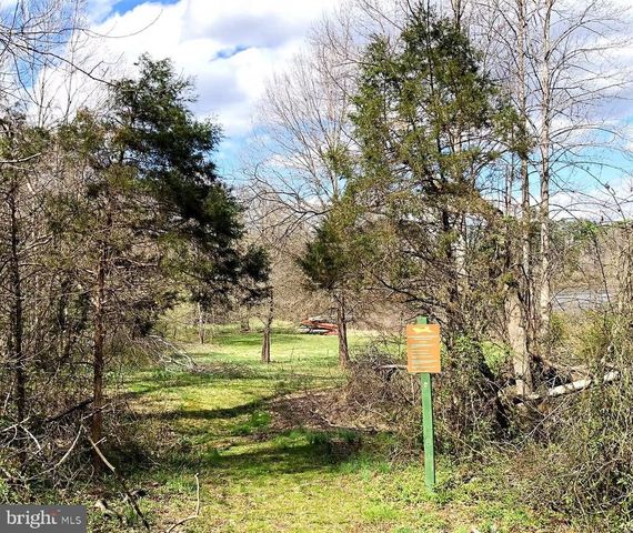 10746 GREENBRIAR LN, Spotsylvania, VA 22553