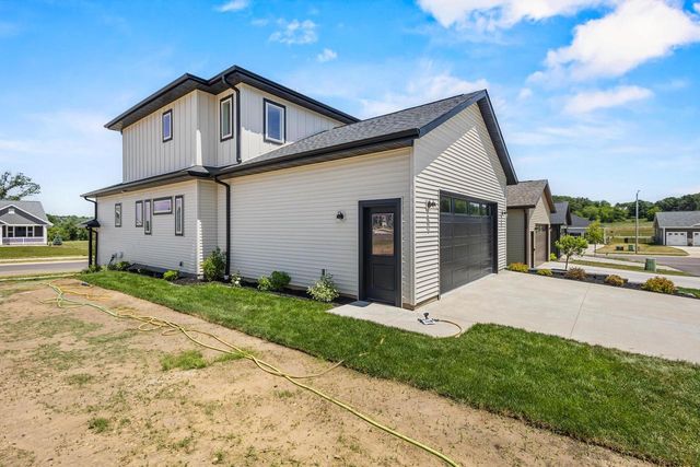 448 Gunderson Drive, Portage, WI 53901