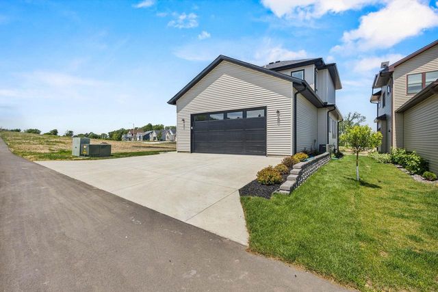 448 Gunderson Drive, Portage, WI 53901