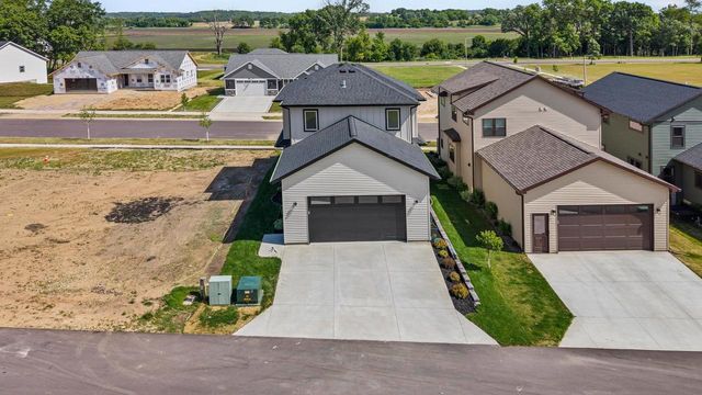 448 Gunderson Drive, Portage, WI 53901