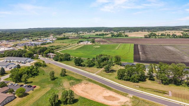 448 Gunderson Drive, Portage, WI 53901
