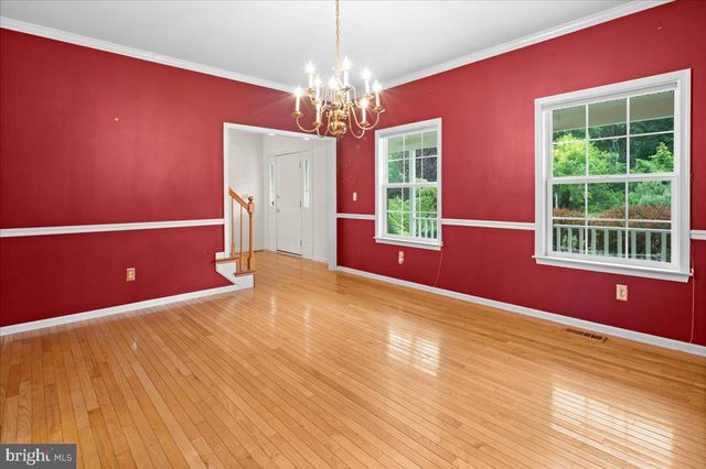 34 SHARA LN, Pennington, NJ 08534