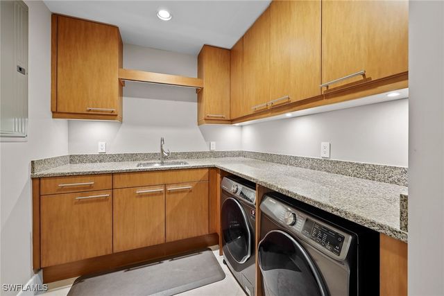 11125 Gulf Shore DR PH-7, Naples, FL 34108