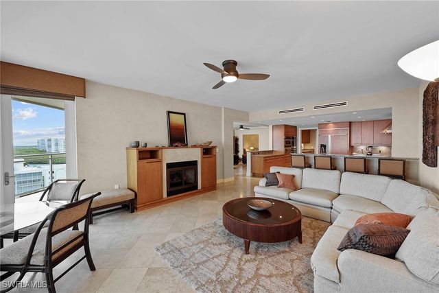 11125 Gulf Shore DR PH-7, Naples, FL 34108