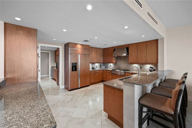 11125 Gulf Shore DR PH-7, Naples, FL 34108