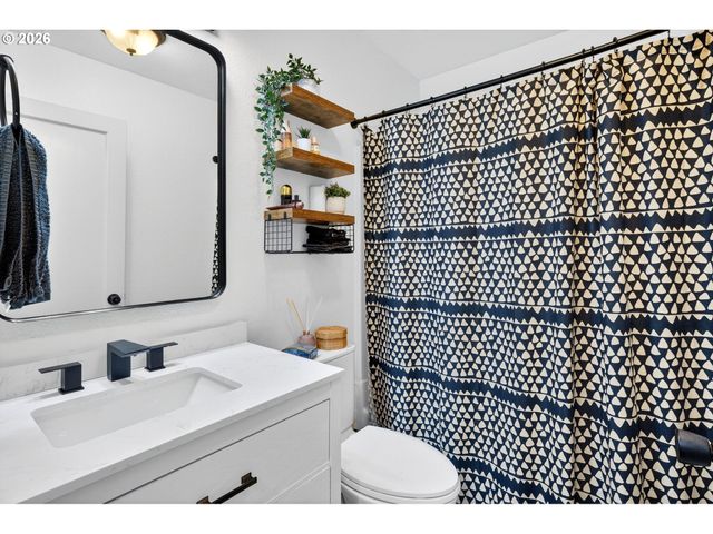 2410 Se 141ST Ave, Portland, OR 97233